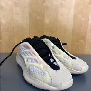 Adidas Yeezy 700 V3 FW4980